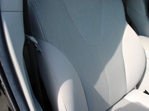 Used 2014 Toyota Venza LE w/ LE Convenience Package FWD image 13
