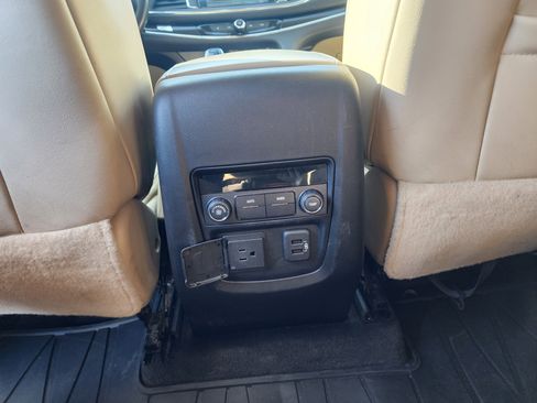 Used 2019 Buick Enclave Essence image 15
