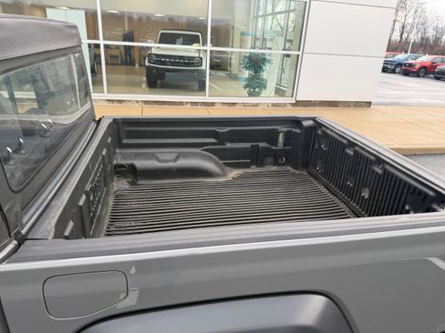 Used 2021 Jeep Gladiator Sport image 10