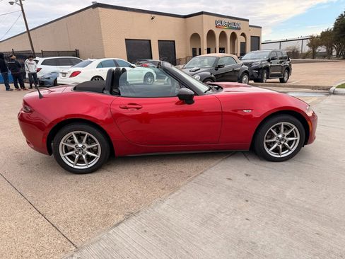 Used 2016 MAZDA MX-5 Miata Sport image 6