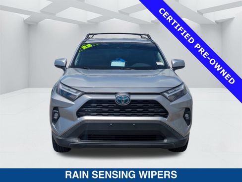 Used 2022 Toyota RAV4 XLE Premium AWD/4WD image 9