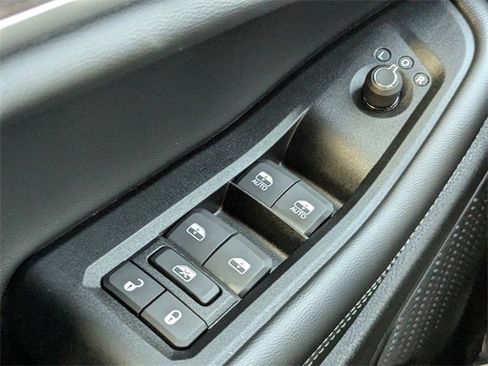 Certified 2025 Jeep Grand Cherokee Limited w/ Trailer Tow Package image 23