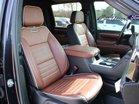 Used 2025 GMC Sierra 2500 Denali Ultimate image 12