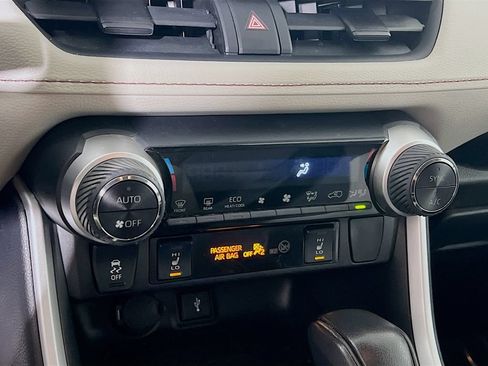 Certified 2021 Toyota RAV4 XLE w/ Convenience Package AWD/4WD image 14