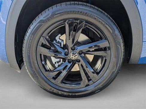 New 2026 Volkswagen Atlas Cross Sport SEL R-Line AWD/4WD image 9