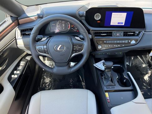 New 2025 Lexus ES 350 w/ Premium Package image 17