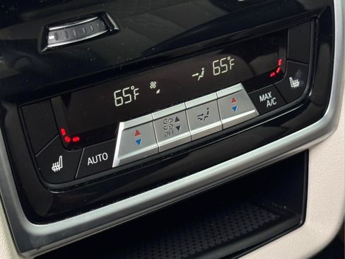 Used 2020 BMW X7 xDrive40i w/ M Sport Package AWD/4WD image 13