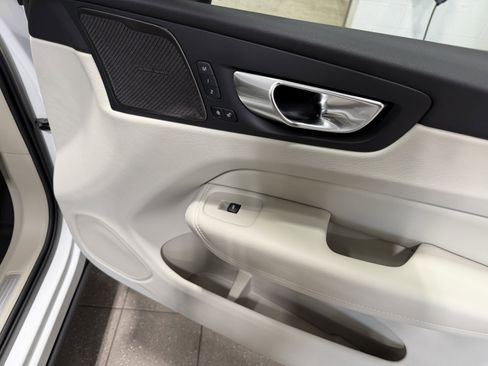 New 2026 Volvo XC60 B5 Ultra w/ Climate Package image 20