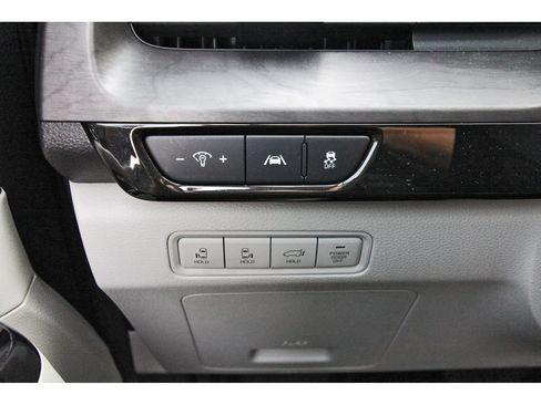 Certified 2024 Kia Carnival EX FWD image 23