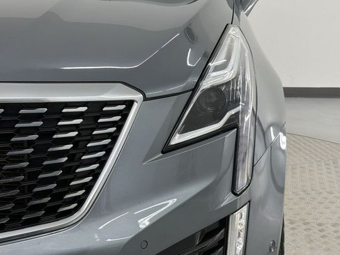 Used 2022 Cadillac XT5 Premium Luxury w/ Technology Package FWD image 12