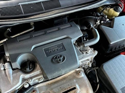 Used 2016 Toyota Camry SE image 30