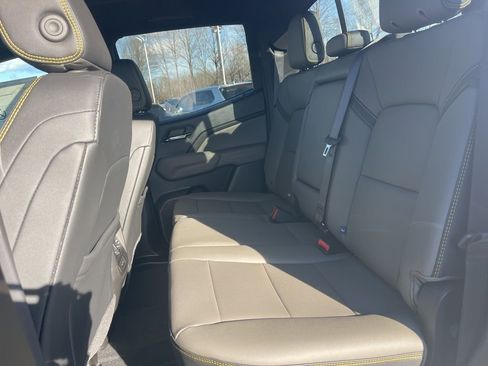 New 2026 Chevrolet Colorado ZR2 w/ Technology Package image 14