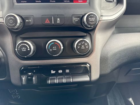 Used 2022 RAM 3500 Big Horn image 24