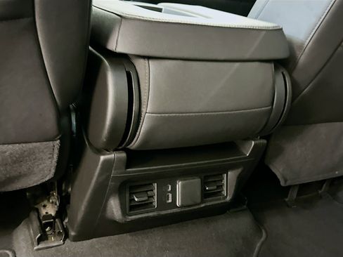 Used 2025 GMC Sierra 1500 SLT image 28