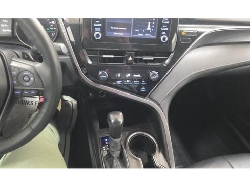 Used 2023 Toyota Camry SE FWD image 9