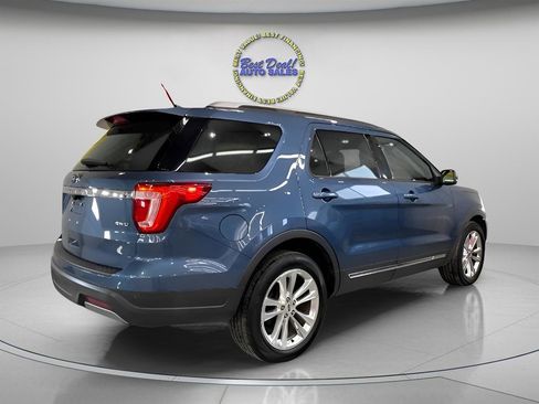Used 2019 Ford Explorer XLT w/ Equipment Group 202A AWD/4WD image 5
