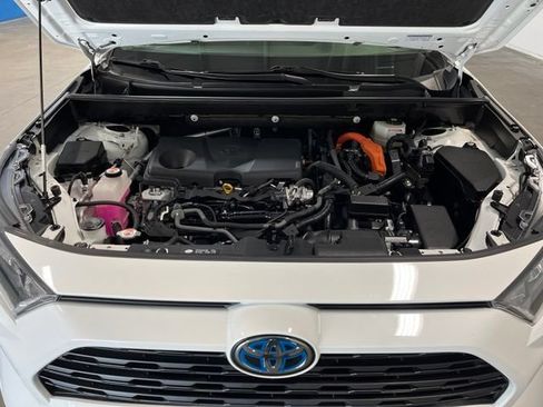 Used 2022 Toyota RAV4 LE AWD/4WD image 9