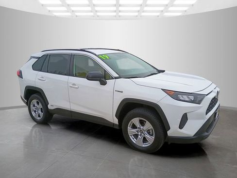 Used 2019 Toyota RAV4 LE w/ Carpet Mat Package image 3