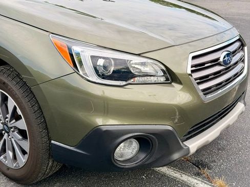 Used 2017 Subaru Outback 2.5i Touring w/ Popular Package #5A AWD/4WD image 14