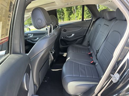 Used 2021 Mercedes-Benz GLC 300 4MATIC image 31
