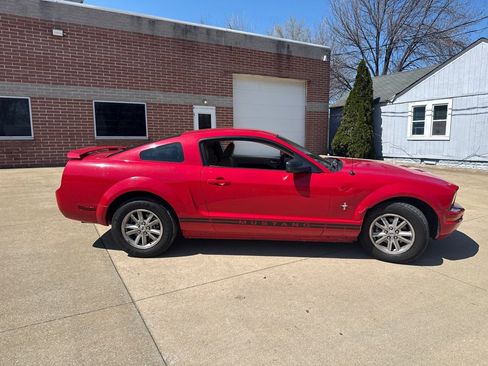Used 2006 Ford Mustang Coupe image 4