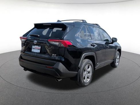 Used 2025 Toyota RAV4 XLE AWD/4WD image 6