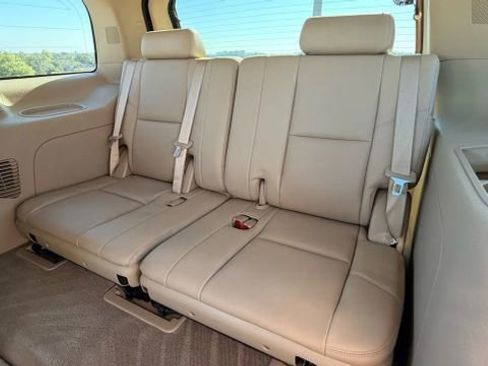 Used 2012 Cadillac Escalade Luxury image 27