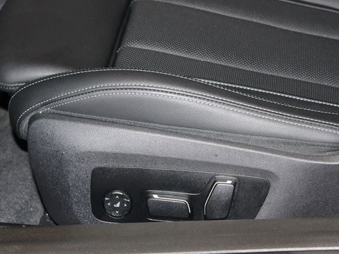 Used 2025 BMW 230i xDrive Coupe w/ M Sport Package AWD/4WD image 13