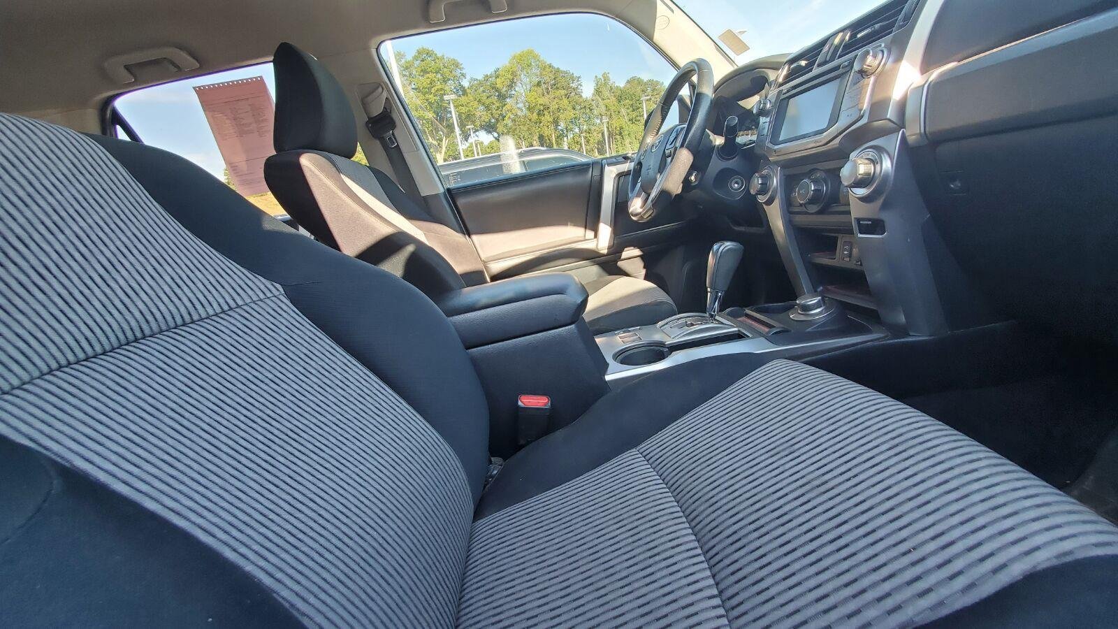Used 2015 Toyota 4Runner SR5 AWD/4WD image 4