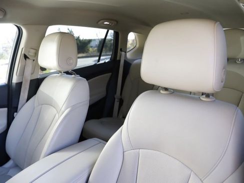 Used 2018 Buick Envision Essence image 12