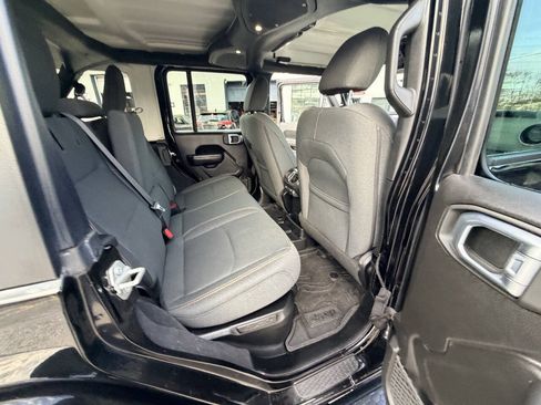 Used 2024 Jeep Wrangler Unlimited w/ Convenience Group AWD/4WD image 22