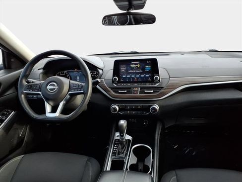 Used 2023 Nissan Altima 2.5 SV image 12