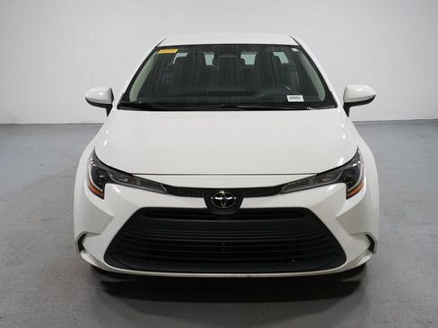 Certified 2024 Toyota Corolla LE FWD image 2