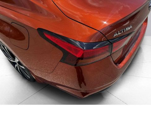 Used 2019 Nissan Altima 2.5 SR w/ SR Premium Package image 12