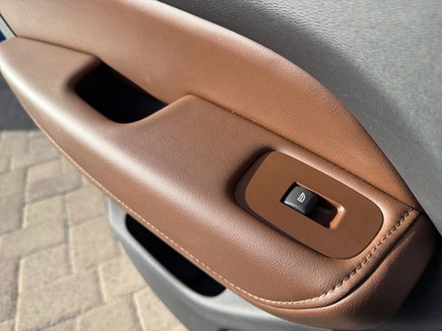 Certified 2025 Volvo XC60 T8 Plus w/ Protection Package Premier image 95