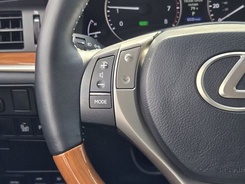 Used 2014 Lexus ES 300h w/ Luxury Package w/Bamboo Trim FWD image 26