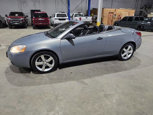 Used 2007 Pontiac G6 GT w/ Sport Package FWD image 3