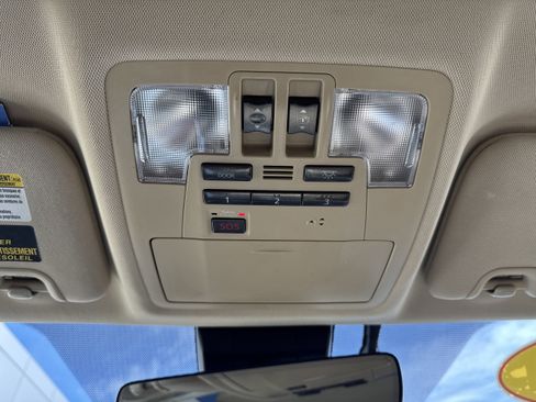 Used 2017 Toyota Highlander Limited Platinum AWD/4WD image 25