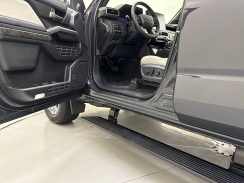 Used 2024 Toyota Tacoma Limited AWD/4WD image 20
