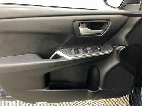 Used 2016 Toyota Camry LE image 19