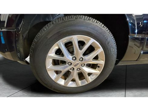 Used 2017 Ford Expedition EL Limited w/ Equipment Group 301A AWD/4WD image 22