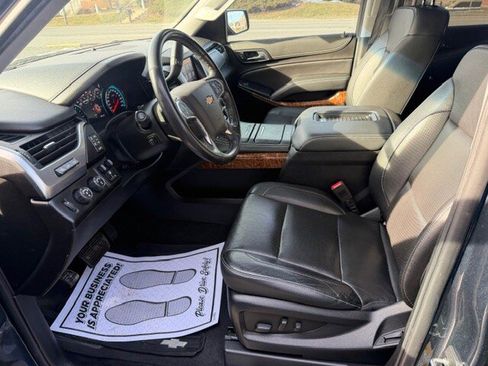 Used 2019 Chevrolet Suburban Premier image 24