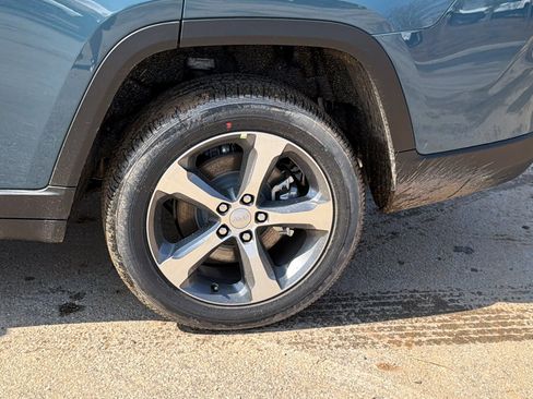 New 2026 Jeep Grand Cherokee L Limited image 12