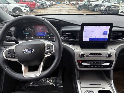 Certified 2023 Ford Explorer XLT w/ Equipment Group 202A image 21