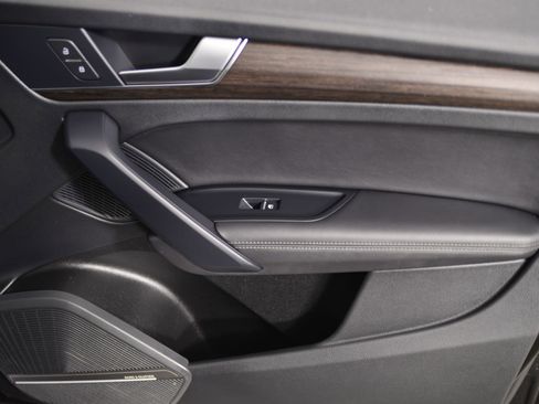 Used 2023 Audi Q5 2.0T Premium Plus w/ Premium Plus Package image 9