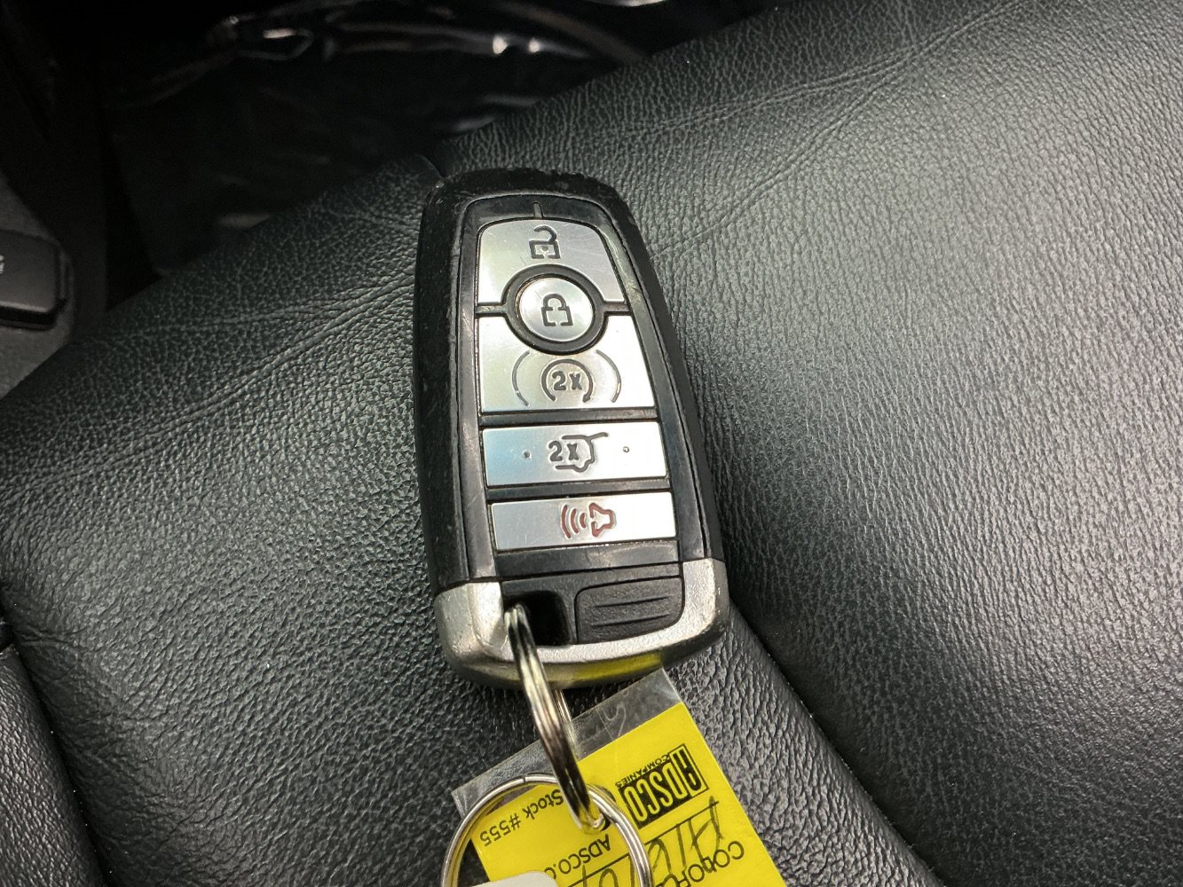 Used 2020 Ford Edge Titanium FWD image 41