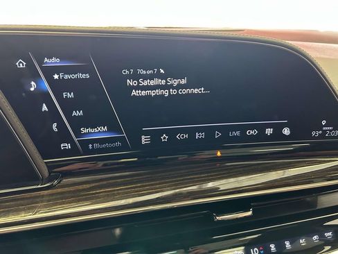 Used 2022 Cadillac Escalade Premium Luxury w/ Performance Package AWD/4WD image 26