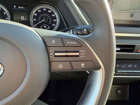 Used 2023 Hyundai Sonata SEL w/ Preferred Accessory Package image 9