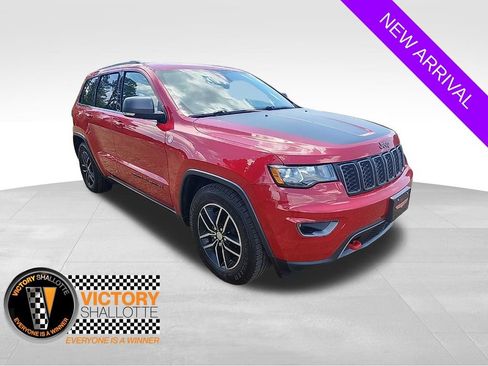 Used 2018 Jeep Grand Cherokee Trailhawk AWD/4WD image 1
