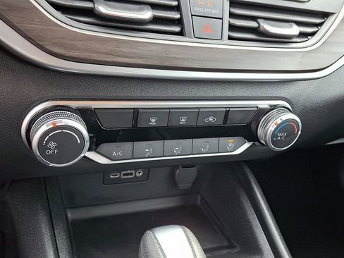 Certified 2025 Nissan Altima 2.5 SV image 16